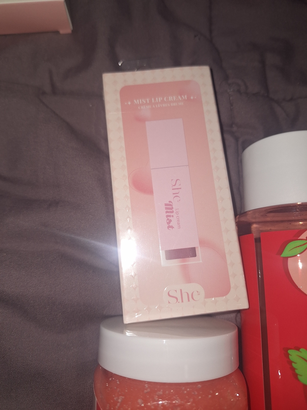 Strawberry Peach Bath & Body Set - Pink/Peach With Lip Gloss - Picture 3 of 4